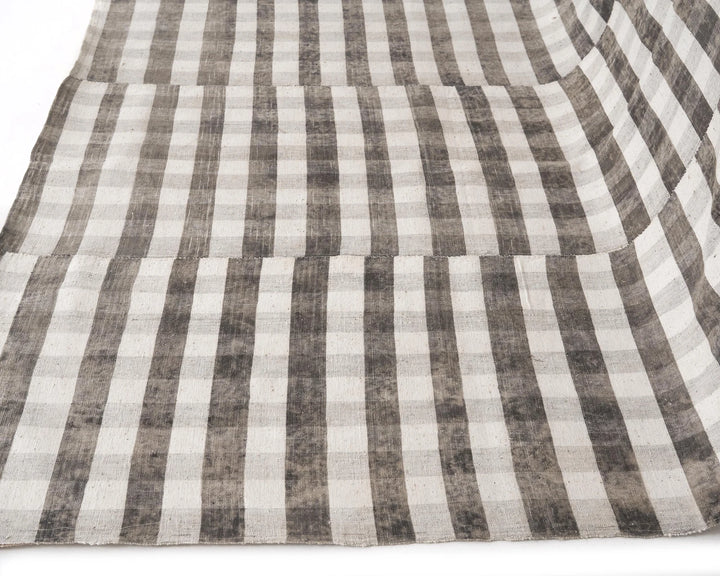Kilim Rug 5' 6" x 9' 7" | No. VR83986