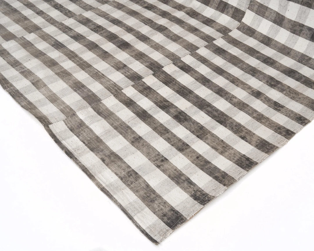 Kilim Rug 5' 6" x 9' 7" | No. VR83986