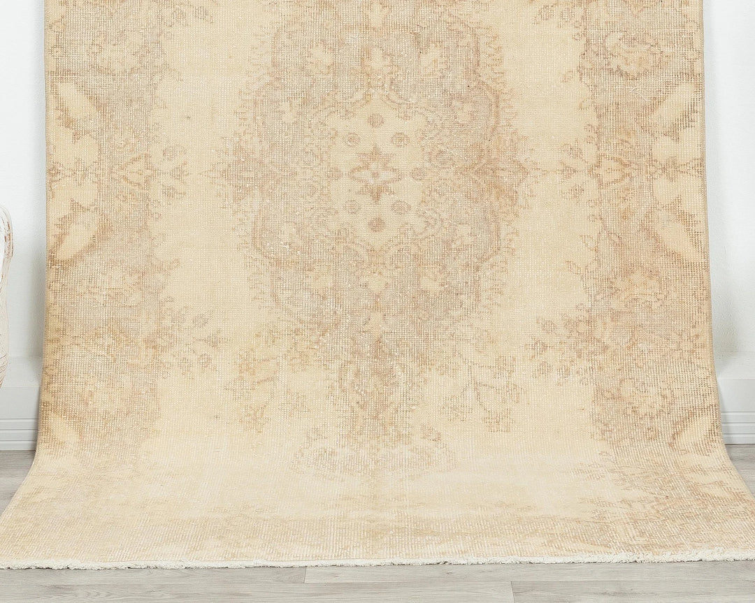 Beige Turkish Oushak Rug 6'9" x 3'10" Hand-Knotted | No. VR84030