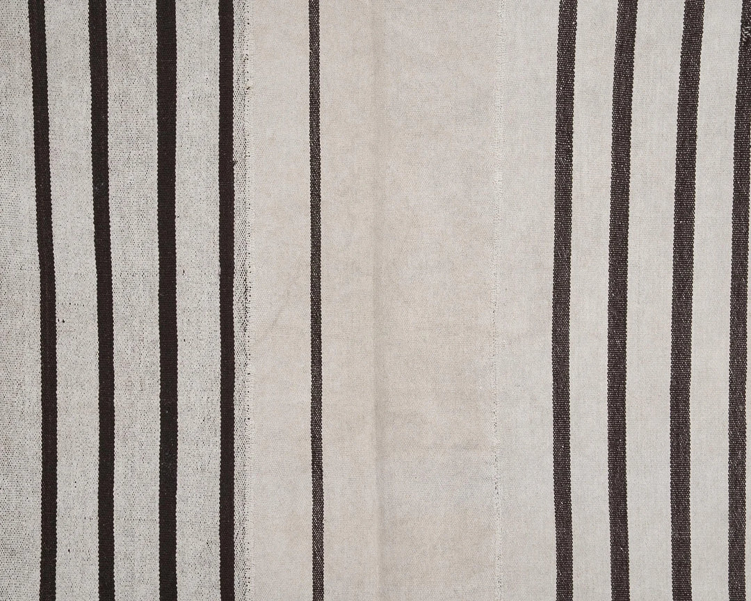 Black Kilim Rug 5' 5" x 8' 6" | No. VR84039