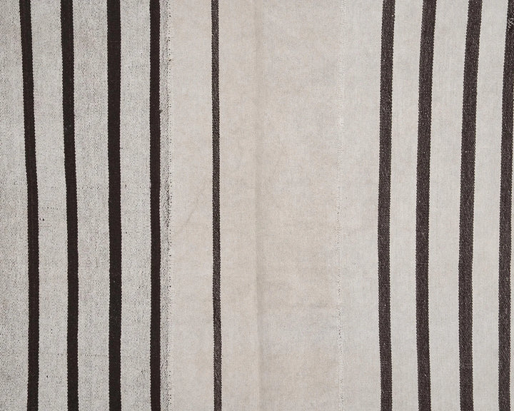 Black Kilim Rug 5' 5" x 8' 6" | No. VR84039