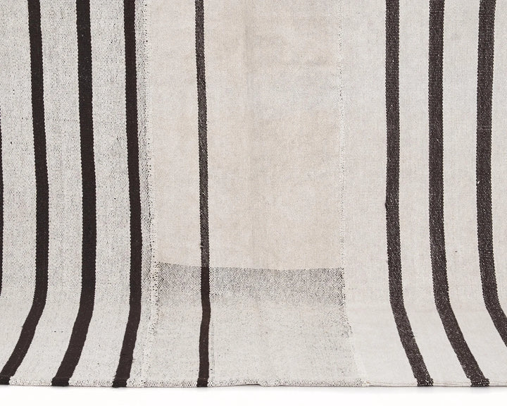 Black Kilim Rug 5' 5" x 8' 6" | No. VR84039