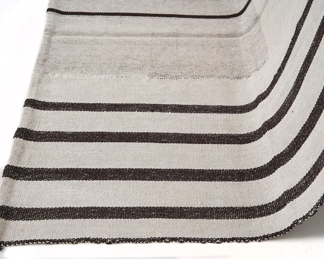 Black Kilim Rug 5' 5" x 8' 6" | No. VR84039
