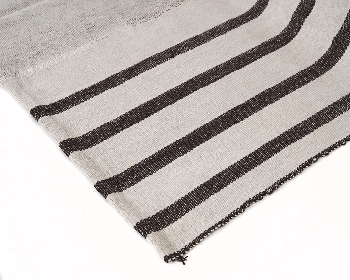Black Kilim Rug 5' 5" x 8' 6" | No. VR84039