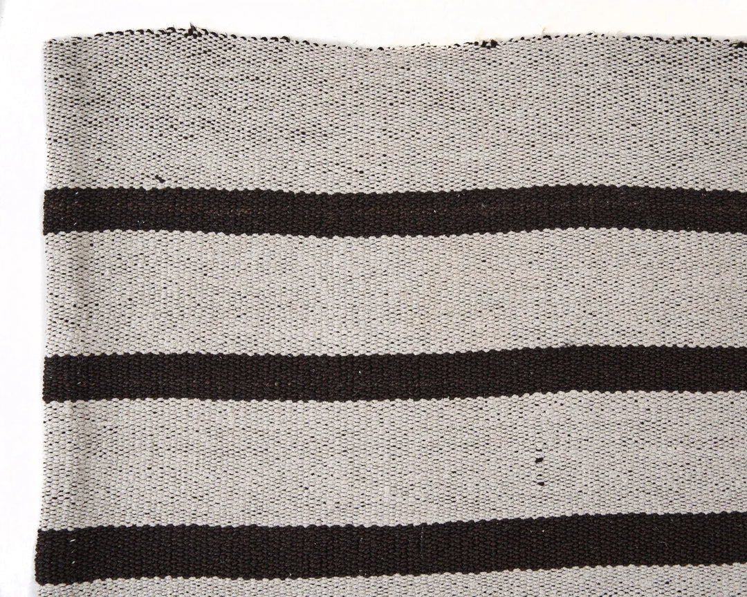 Black Kilim Rug 5' 5" x 8' 6" | No. VR84039