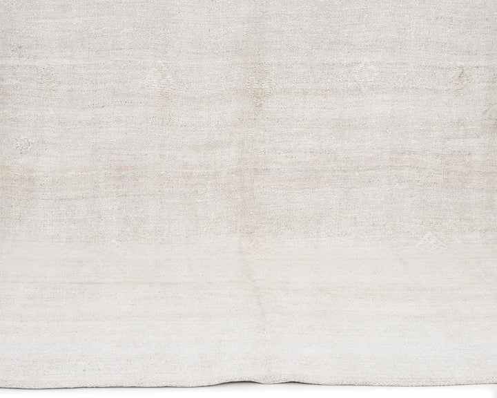 White Kilim Rug 6' 3" x 10' 2" | No. VR84044