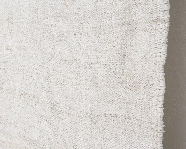 White Kilim Rug 6' 3" x 10' 2" | No. VR84044