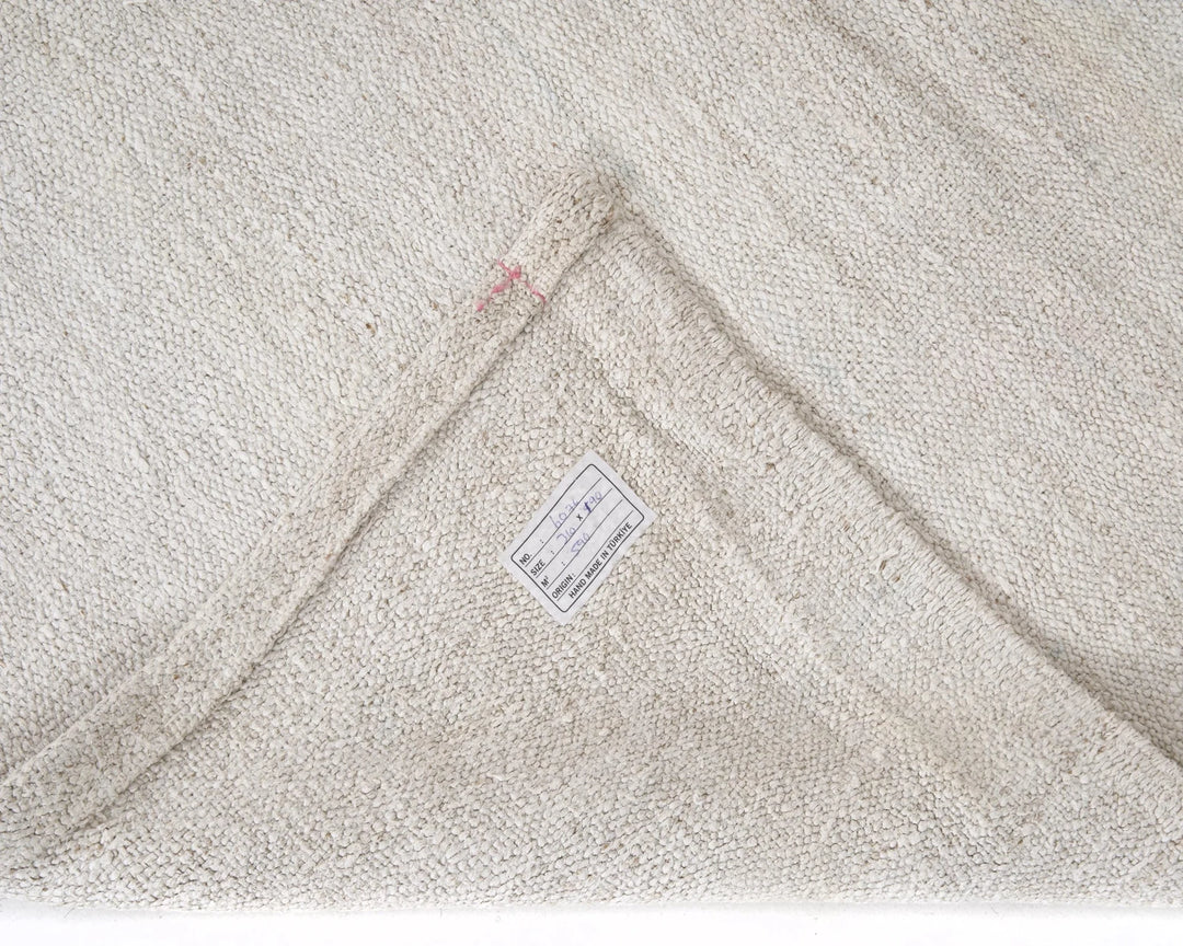 White Kilim Rug 6' 3" x 10' 2" | No. VR84044