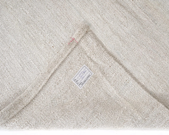White Kilim Rug 6' 3" x 10' 2" | No. VR84044