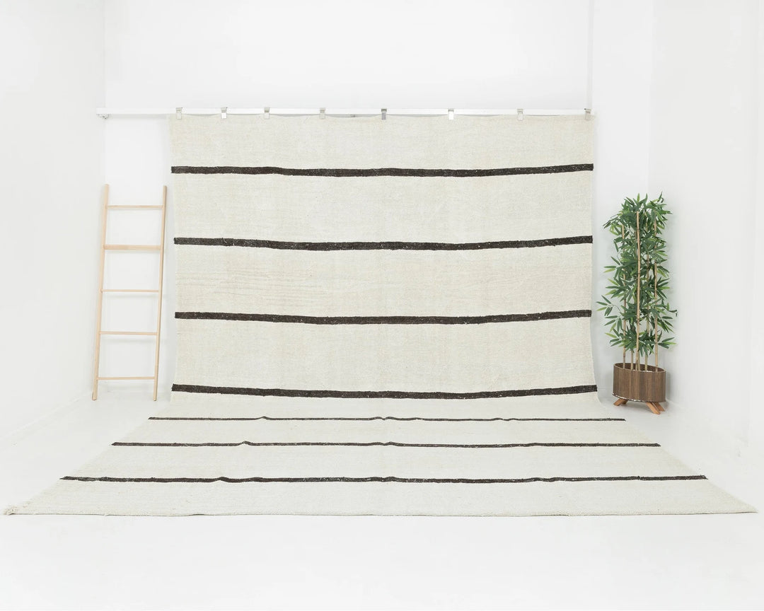 Black Kilim Rug 9' 9" x 12' 6" | No. VR84364