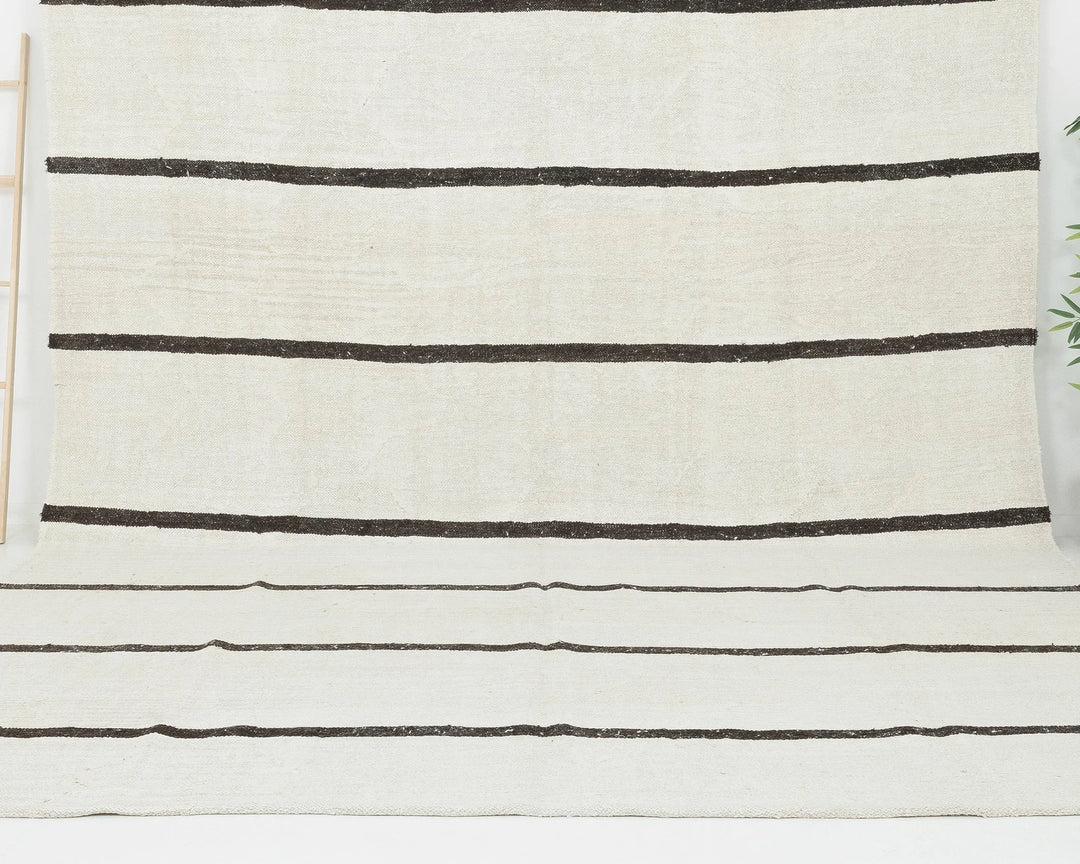 Black Kilim Rug 9' 9" x 12' 6" | No. VR84364