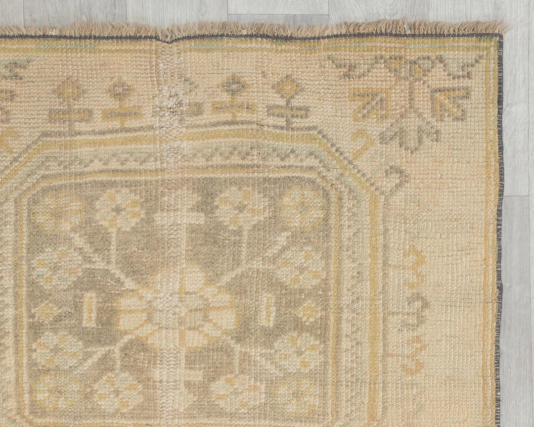 Beige Turkish Oushak Rug 2'7" x 9'10" Hand-Knotted pattern