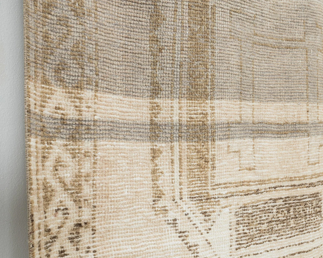 Beige Runner Rug 3' 11" x 10' 10" | No. VR85029