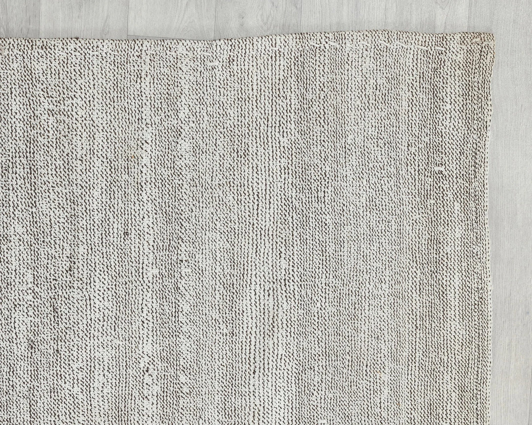 Gray Turkish Kilim Rug 6' x 10' Flat-Weave pattern