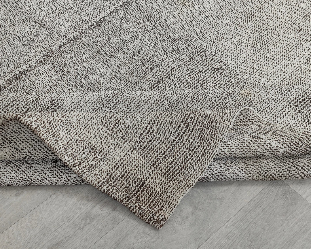 Gray Turkish Kilim Rug 6' x 10' Flat-Weave field