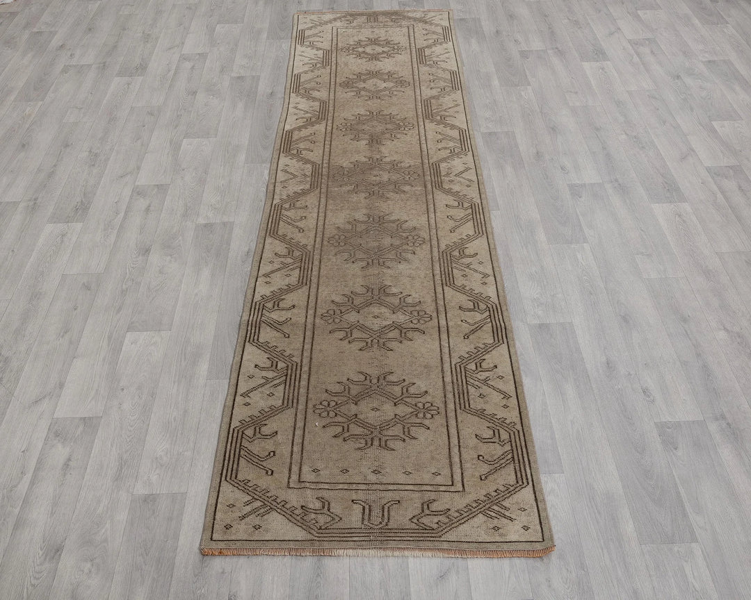 Brown Runner Rug 2' x 9' | No. VR85117