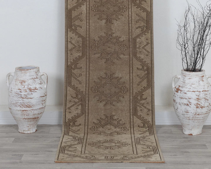 Brown Runner Rug 2' x 9' | No. VR85117