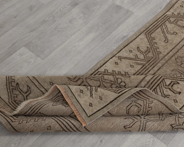 Brown Runner Rug 2' x 9' | No. VR85117