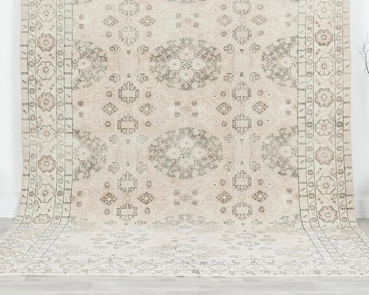 Neutral Oushak Rug 6' 11" x 10' 2" | No. VR85357