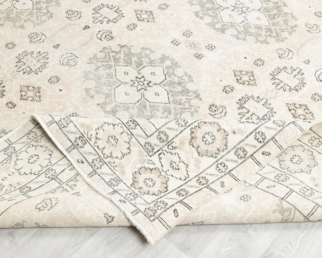 Neutral Oushak Rug 6' 11" x 10' 2" | No. VR85357