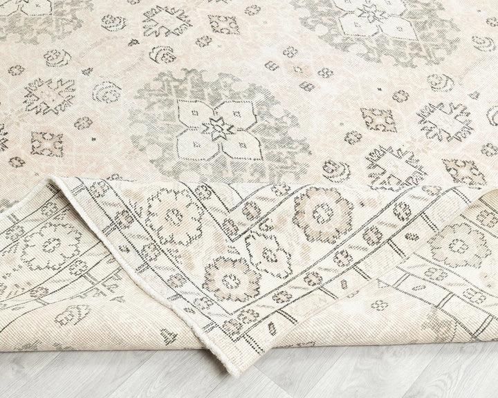 Neutral Oushak Rug 6' 11" x 10' 2" | No. VR85357