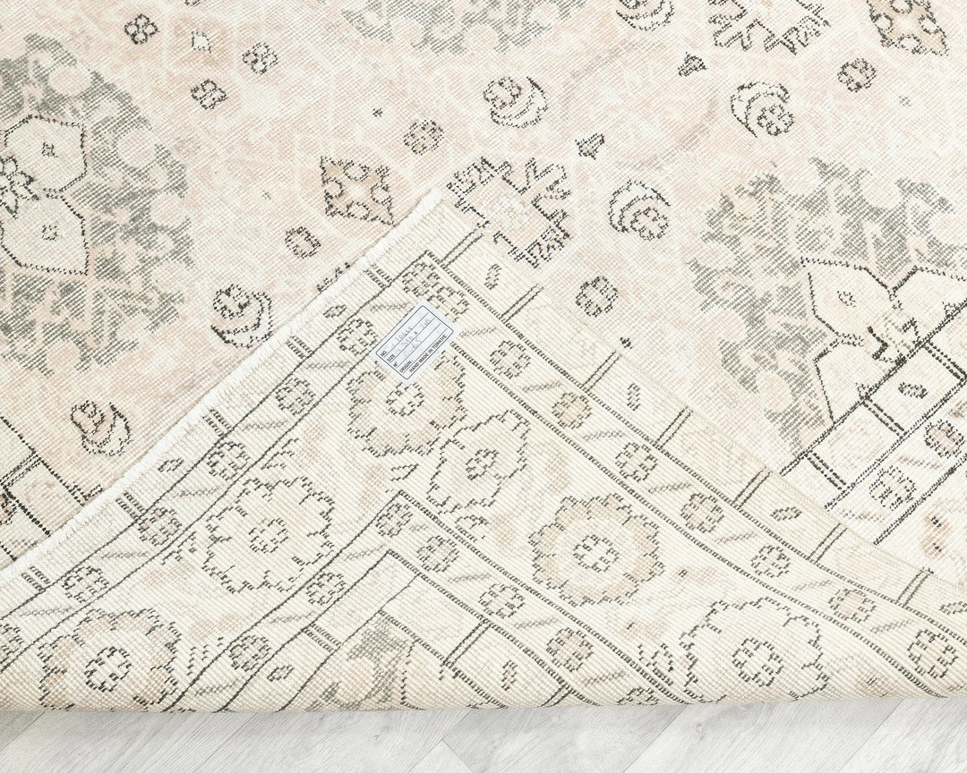 Neutral Oushak Rug 6' 11" x 10' 2" | No. VR85357