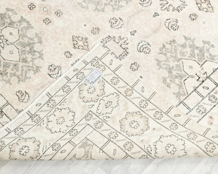 Neutral Oushak Rug 6' 11" x 10' 2" | No. VR85357