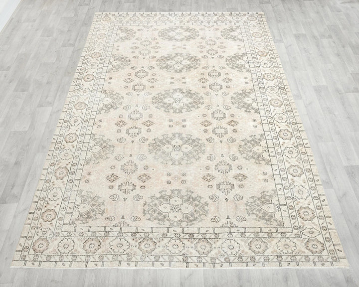 Neutral Oushak Rug 6' 11" x 10' 2" | No. VR85357