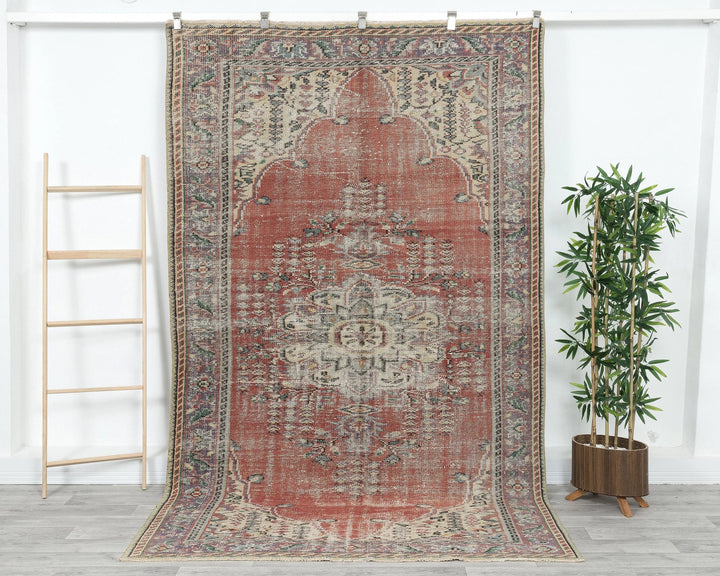 Distressed Oushak Rug 5' 5" x 8' 11" | No. VR85729