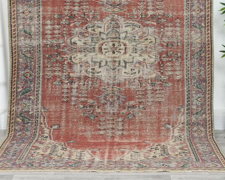 Distressed Oushak Rug 5' 5" x 8' 11" | No. VR85729