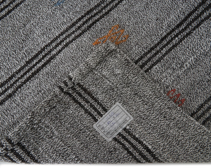 Gray Kilim Rug 6' 2" x 7' 11" | No. VR85977