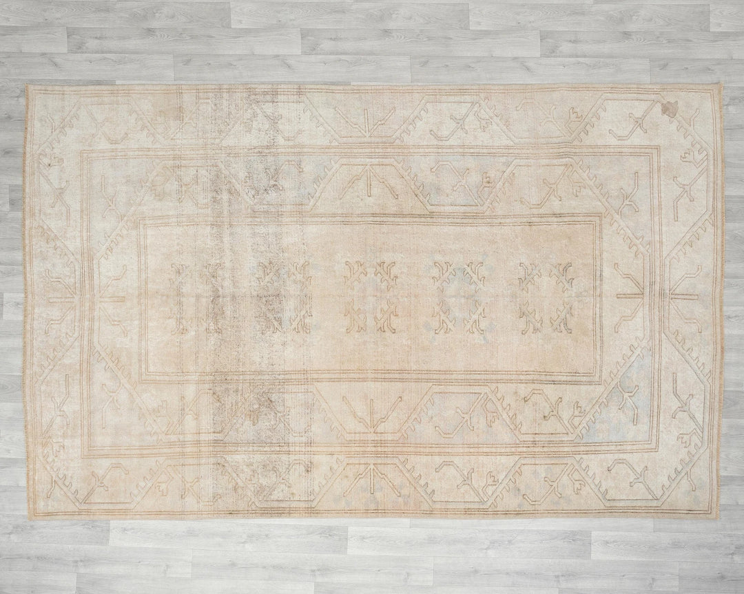 Beige Turkish Oushak Rug 6'5" x 9'8" Hand-Knotted | No. VR86172