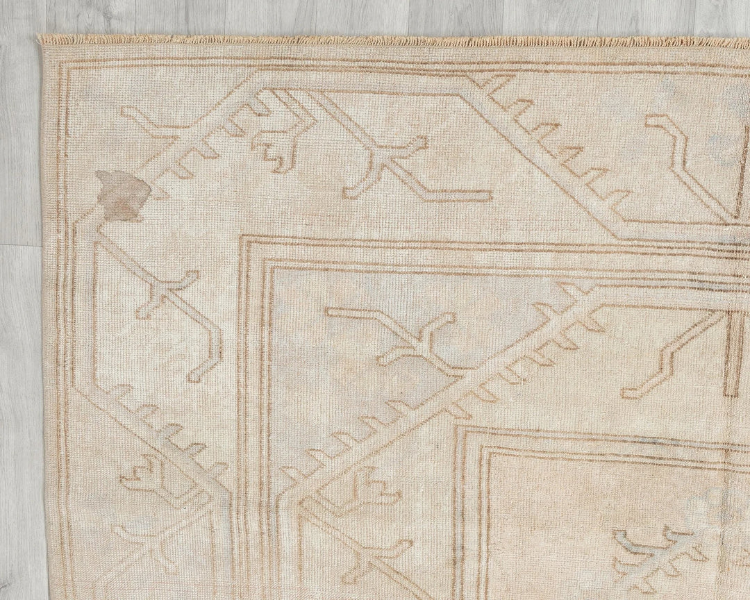 Beige Turkish Oushak Rug 6'5" x 9'8" Hand-Knotted | No. VR86172
