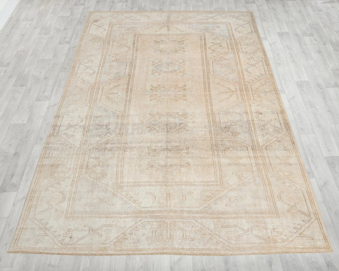 Beige Turkish Oushak Rug 6'5" x 9'8" Hand-Knotted | No. VR86172