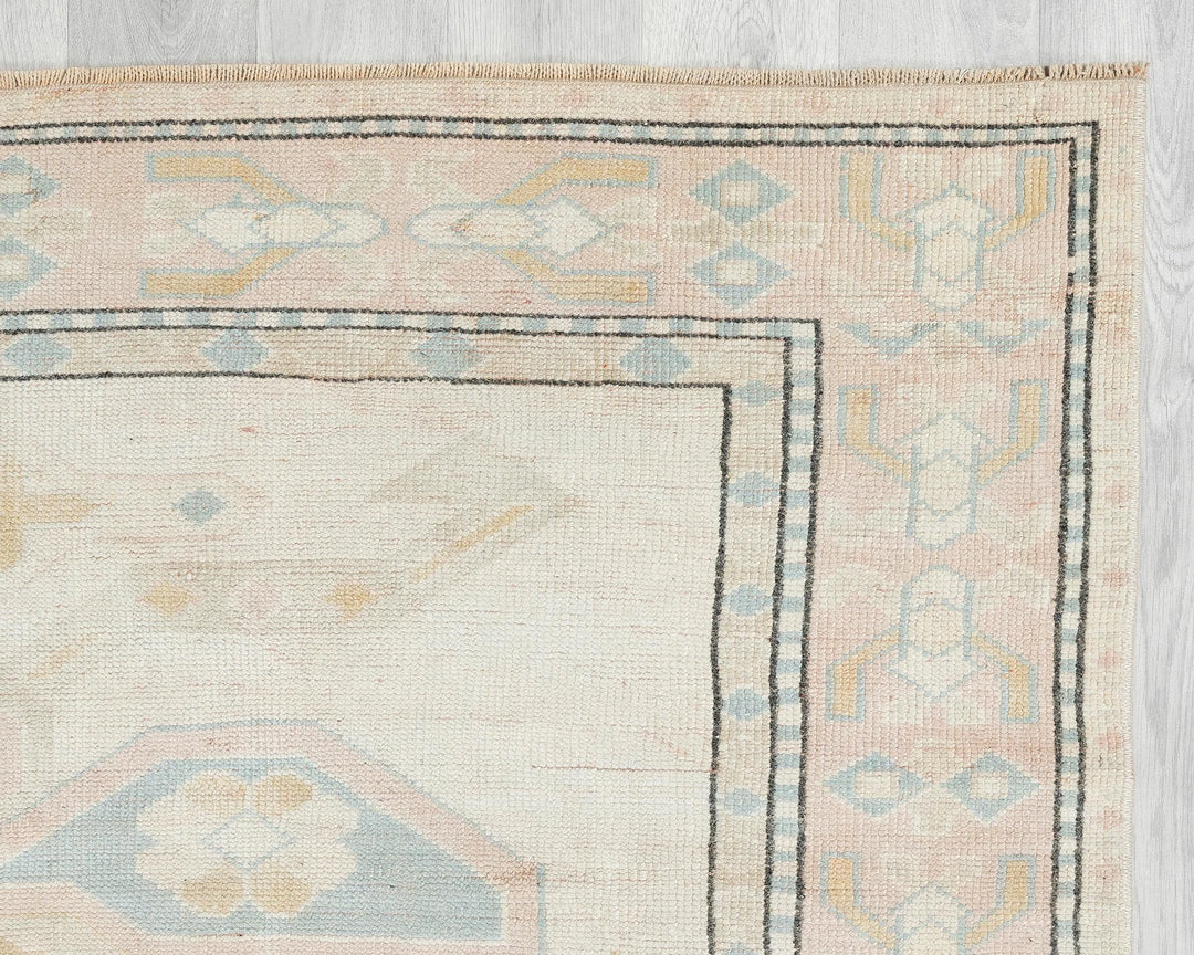 Beige Oushak Rug 4' 11" x 7' 6" | No. VR86318