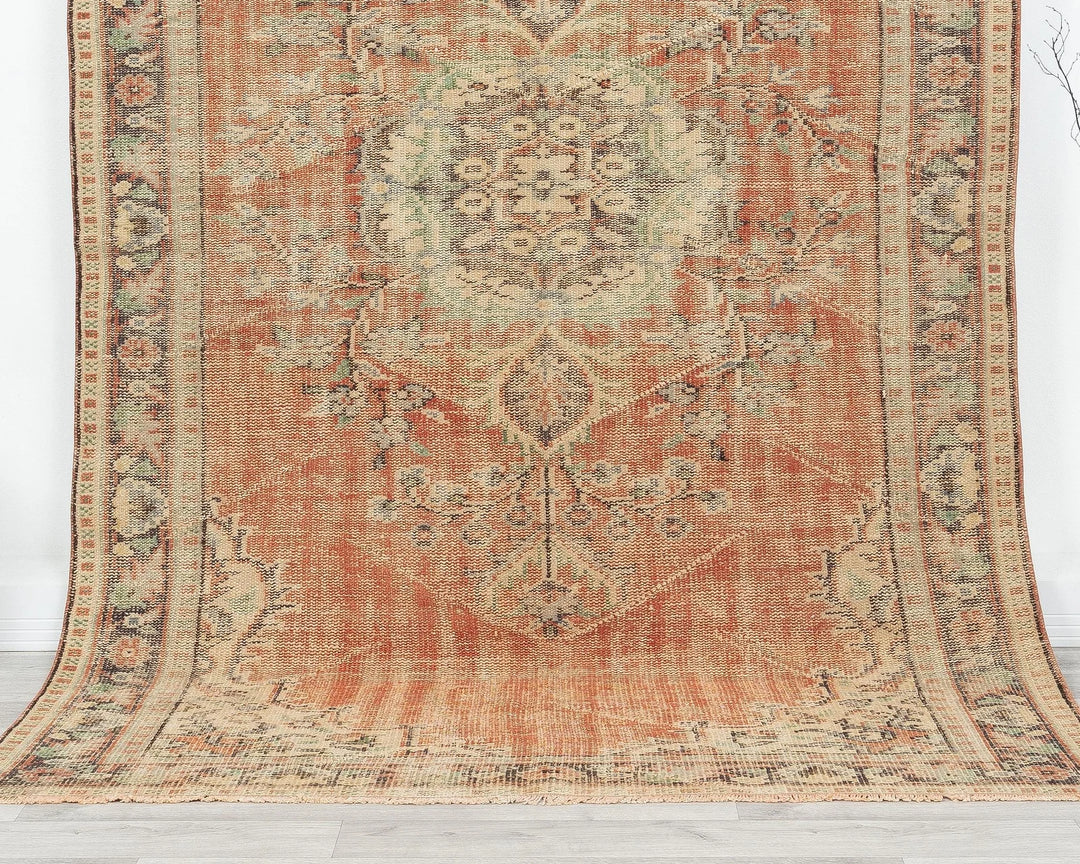 Oushak Rug 5' 5" x 8' 6" | No. VR86467
