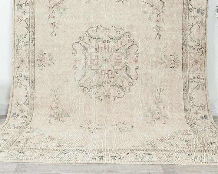 Beige Turkish Oushak Rug 6' 6" x 9' 8" Hand-Knotted | No. VR86549