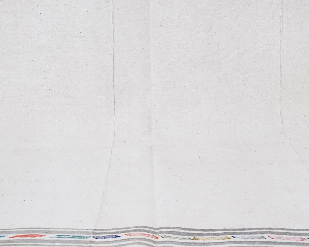 White Kilim Rug 4' 8" x 9' 8" | No. VR86754