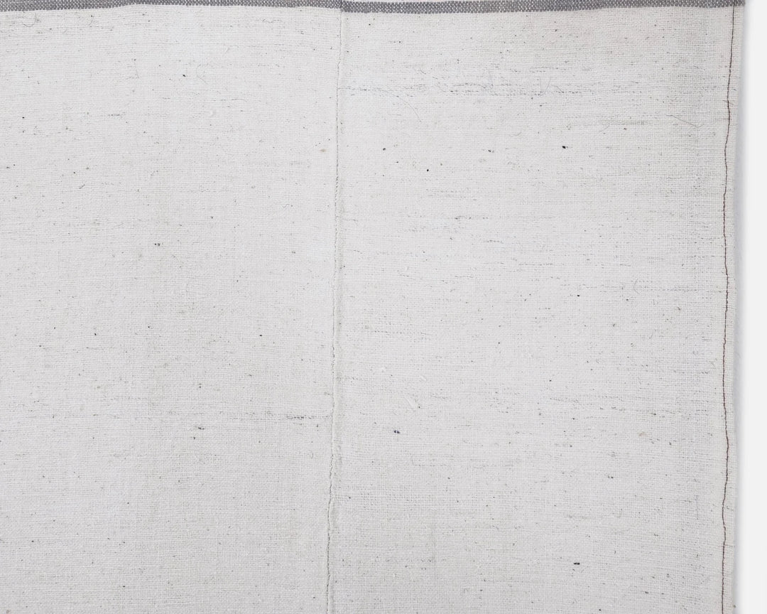 White Kilim Rug 4' 8" x 9' 8" | No. VR86754