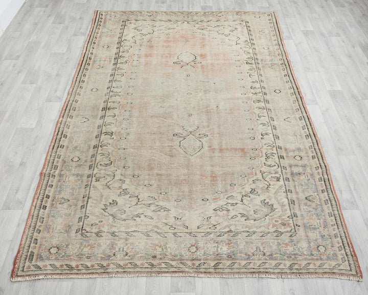 Beige Oushak Rug 6' 1" x 9' 8" | No. VR86974