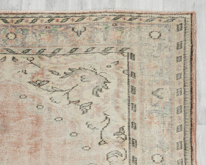Beige Oushak Rug 6' 1" x 9' 8" | No. VR86974