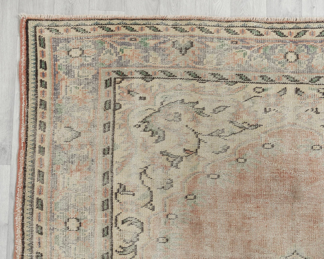 Beige Oushak Rug 6' 1" x 9' 8" | No. VR86974