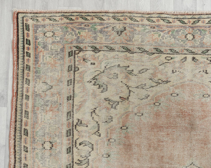 Beige Oushak Rug 6' 1" x 9' 8" | No. VR86974