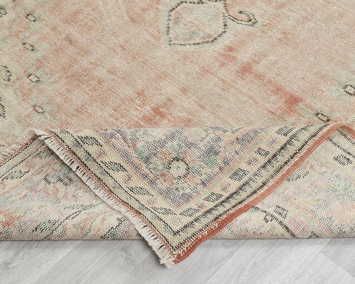Beige Oushak Rug 6' 1" x 9' 8" | No. VR86974