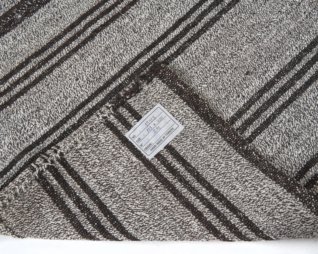Gray Kilim Rug 4' 5" x 7' 2" | No. VR87066