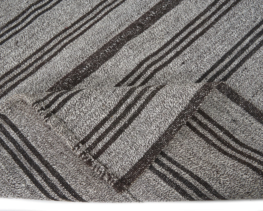 Gray Kilim Rug 4' 5" x 7' 2" | No. VR87066
