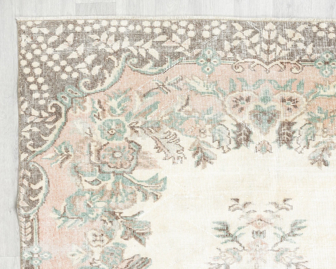 Beige Turkish Oushak Rug 5' 5" x 8' 10" Hand-Knotted border