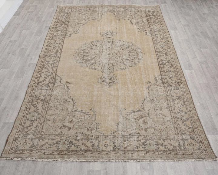 Beige Oushak Rug 6' 11" x 10' 5" | No. VR87983