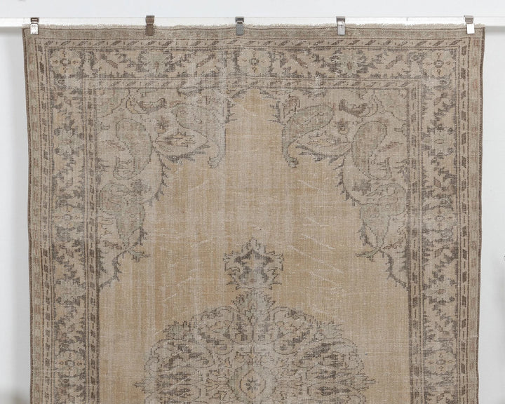 Beige Oushak Rug 6' 11" x 10' 5" | No. VR87983