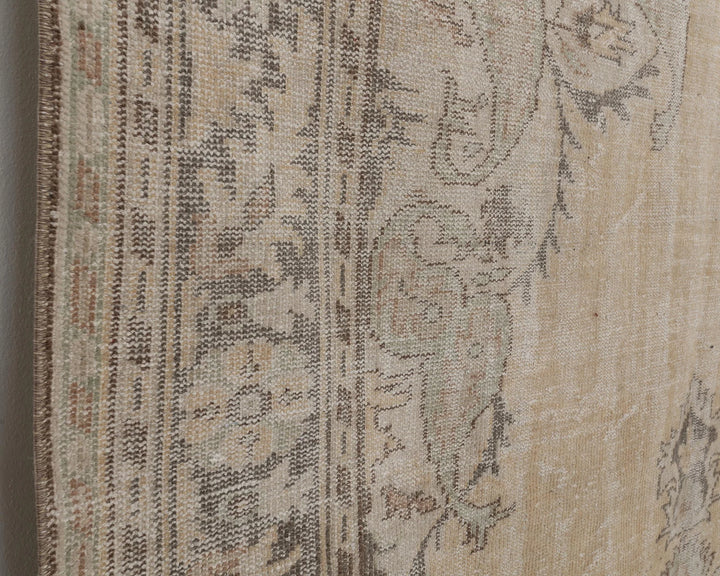 Beige Oushak Rug 6' 11" x 10' 5" | No. VR87983